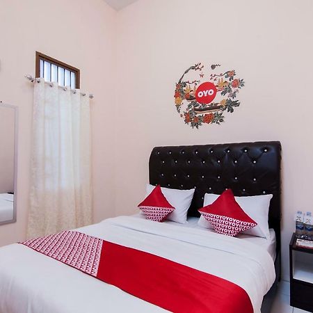 Oyo 885 Tangkul Residence Medan Dış mekan fotoğraf