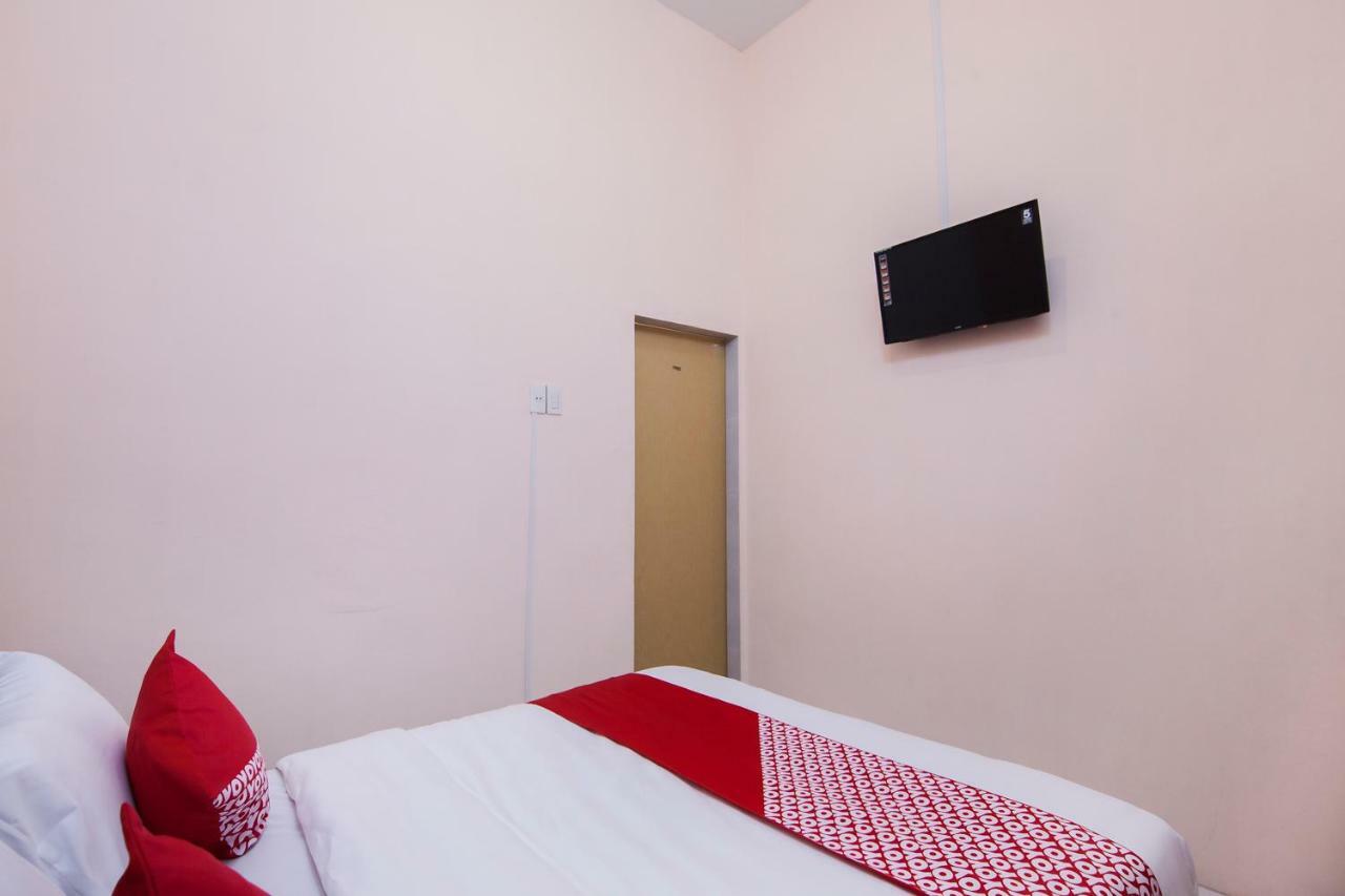 Oyo 885 Tangkul Residence Medan Dış mekan fotoğraf