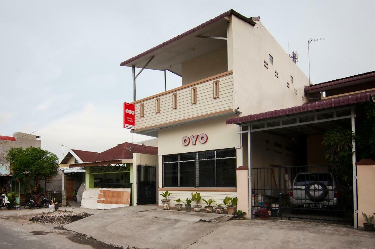 Oyo 885 Tangkul Residence Medan Dış mekan fotoğraf