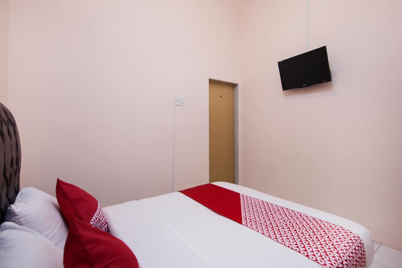 Oyo 885 Tangkul Residence Medan Dış mekan fotoğraf