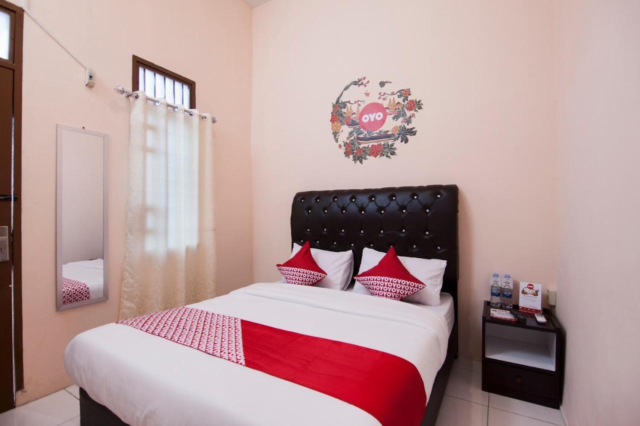 Oyo 885 Tangkul Residence Medan Dış mekan fotoğraf